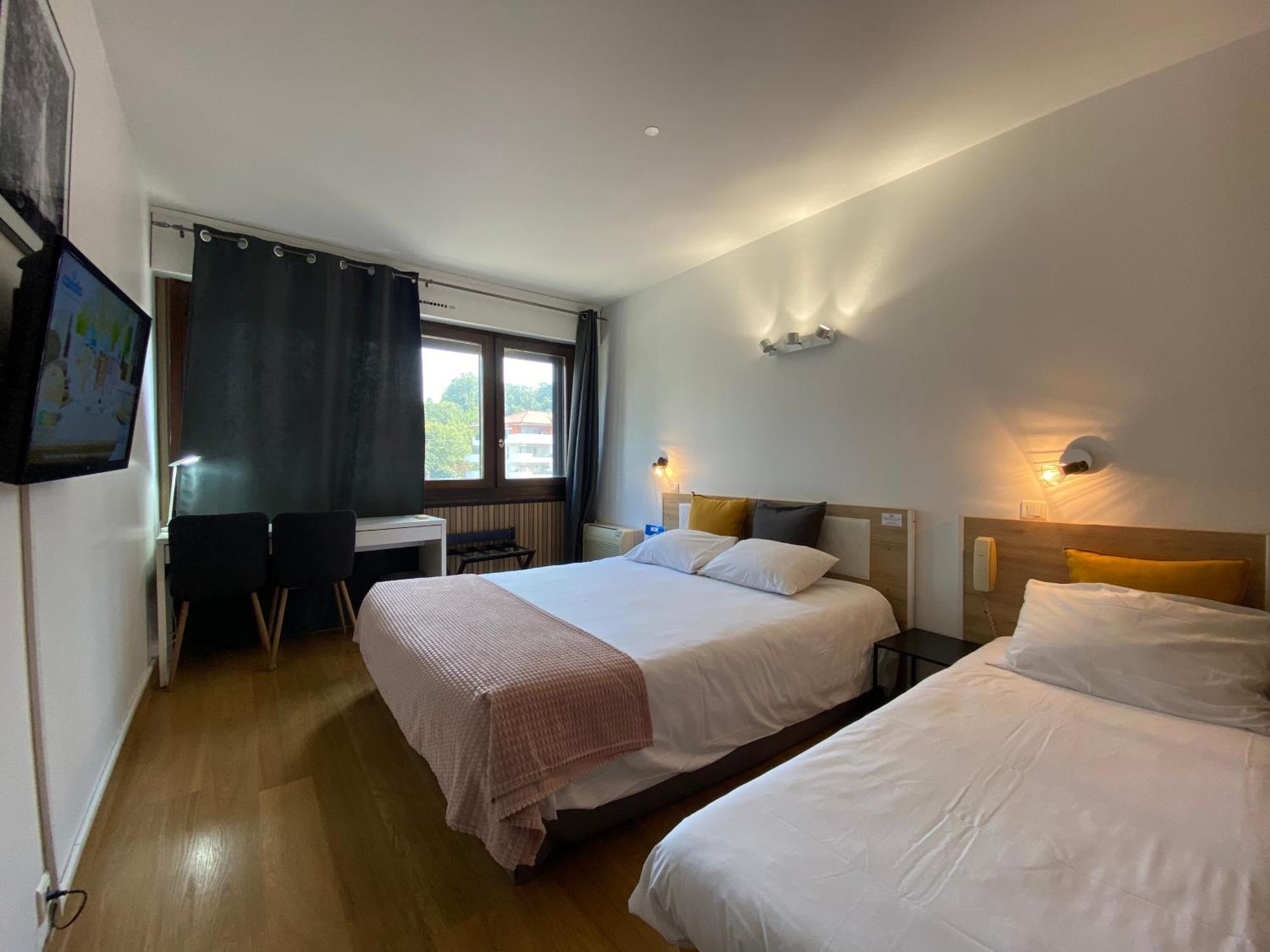 Savoie Hotel Aux Portes De Geneve Сен-Жульен-ан-Женевуа Экстерьер фото