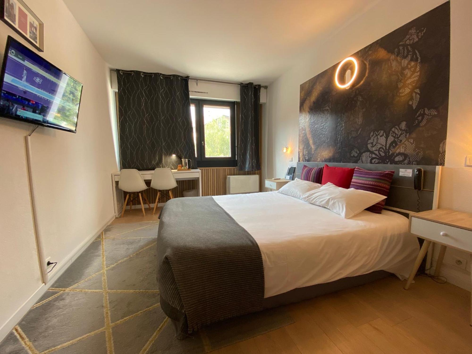 Savoie Hotel Aux Portes De Geneve Сен-Жульен-ан-Женевуа Экстерьер фото