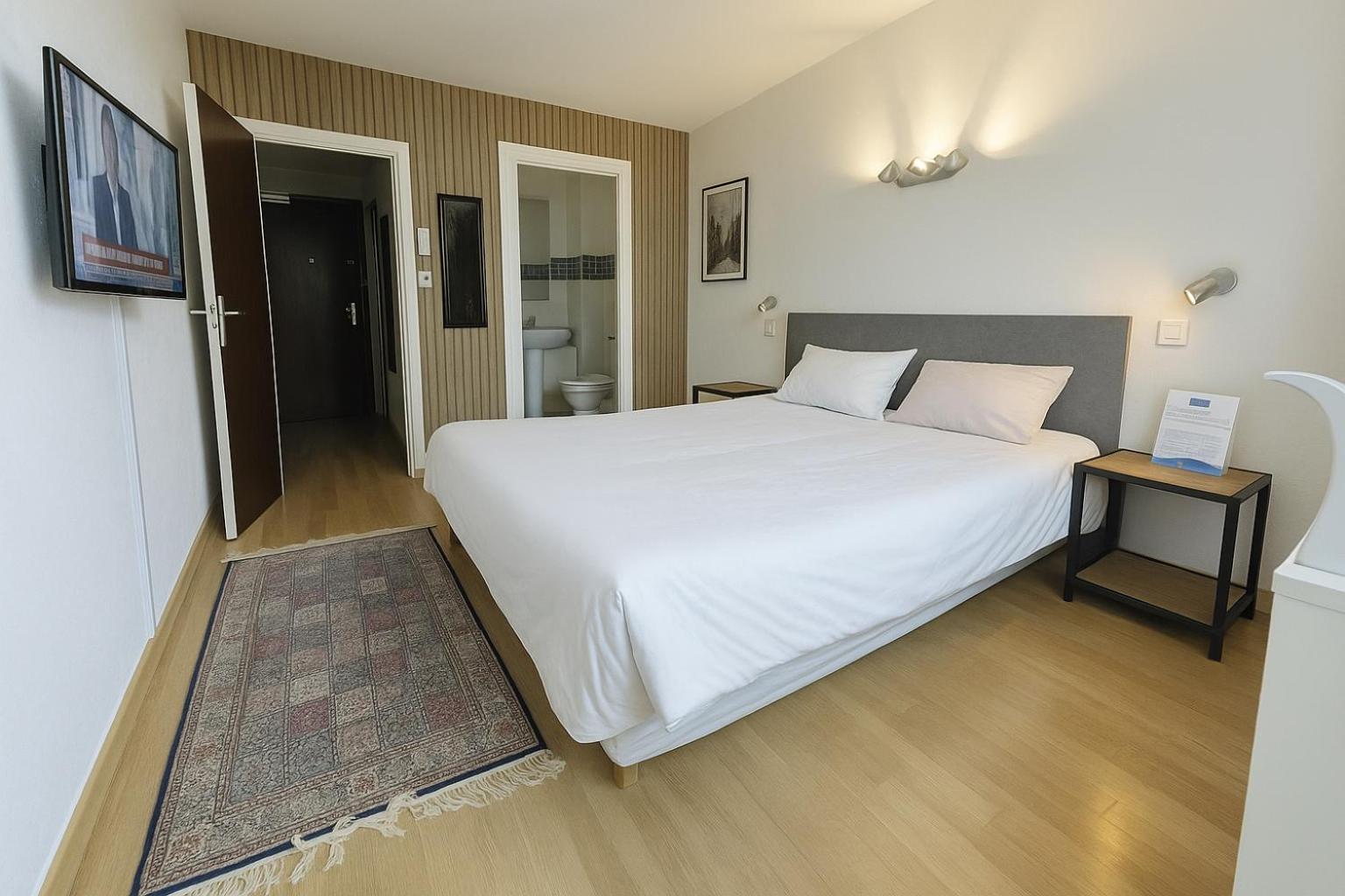 Savoie Hotel Aux Portes De Geneve Сен-Жульен-ан-Женевуа Экстерьер фото